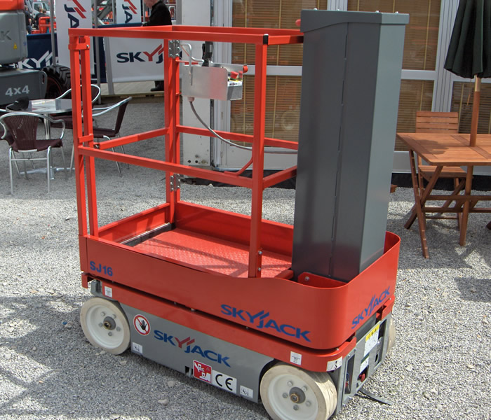 Skyjack SJ16 Self Propelled Vertical Lift