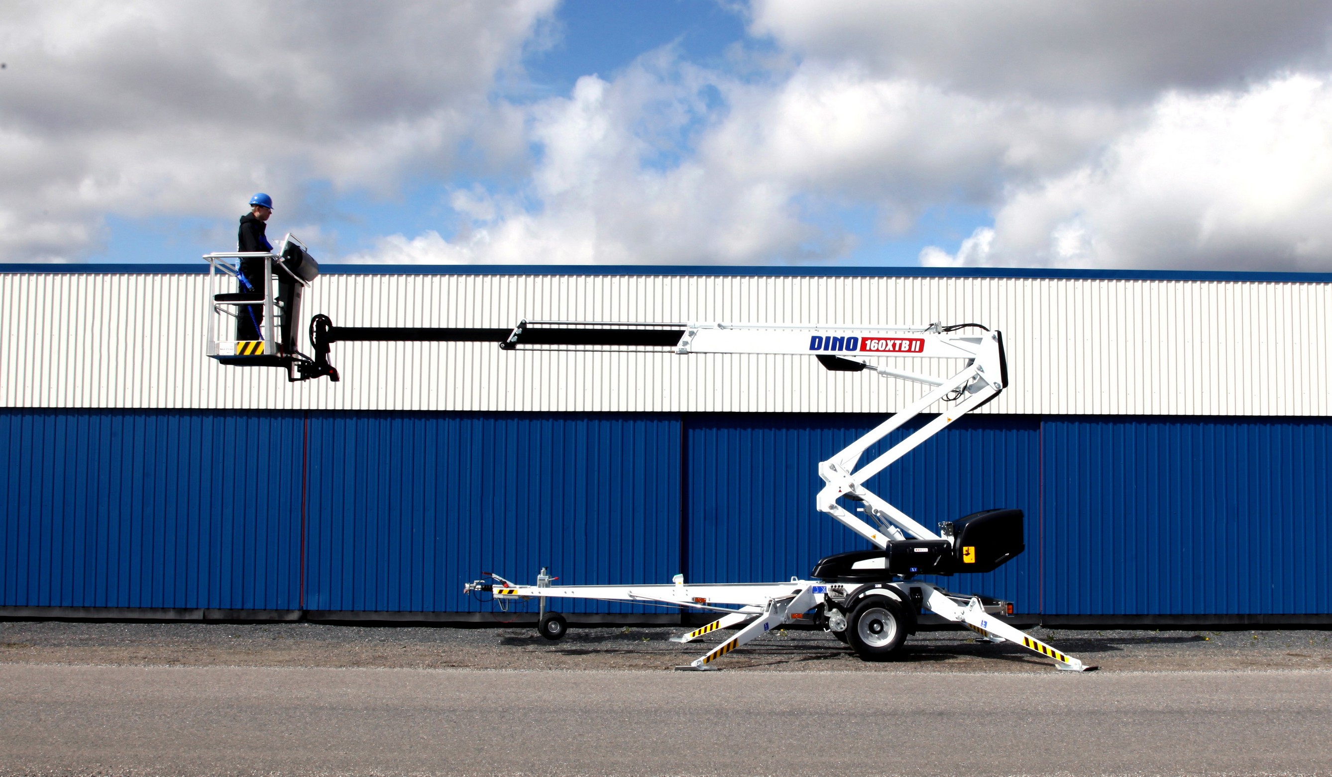 DINOlift Dino 160XT II Trailer Mounted Boom Lift