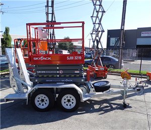 Skyjack SJIII 3219 Electric Scissor Lift Trailer Package